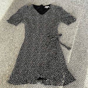 Black and white short sleeved dress